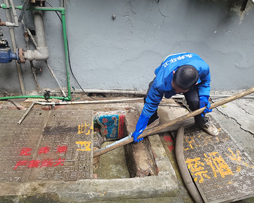 王场镇清掏化粪池