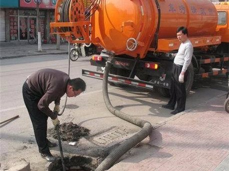 王场镇清掏化粪池，健康生活从这里开始
